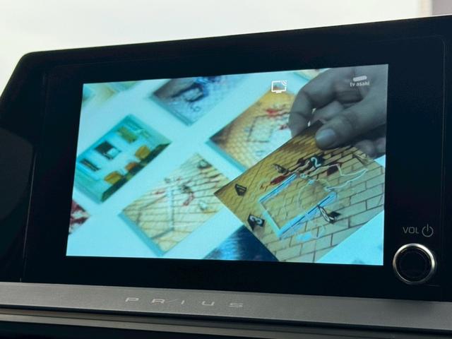 プリウス Ｕ　純正ナビ　フルセグＴＶ　Ｂカメラ　アップルカープレイ　ステアリングヒーター　ドラレコ前後　ＡＣ１００Ｖ　ＥＴＣ２．０　純正１７インチホイール　ＬＥＤヘッドライト　クリアランスソナー　ＢＳＭ　ＰＣＳ（9枚目）