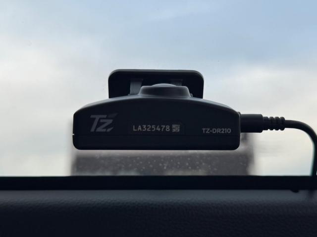 プリウス Ｕ　純正ナビ　フルセグＴＶ　Ｂカメラ　アップルカープレイ　ステアリングヒーター　ドラレコ前後　ＡＣ１００Ｖ　ＥＴＣ２．０　純正１７インチホイール　ＬＥＤヘッドライト　クリアランスソナー　ＢＳＭ　ＰＣＳ（23枚目）