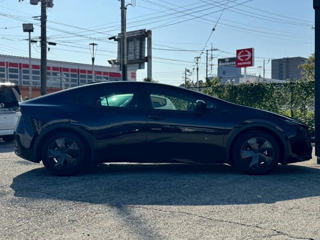 プリウス Ｕ　純正ナビ　フルセグＴＶ　Ｂカメラ　アップルカープレイ　ステアリングヒーター　ドラレコ前後　ＡＣ１００Ｖ　ＥＴＣ２．０　純正１７インチホイール　ＬＥＤヘッドライト　クリアランスソナー　ＢＳＭ　ＰＣＳ（34枚目）