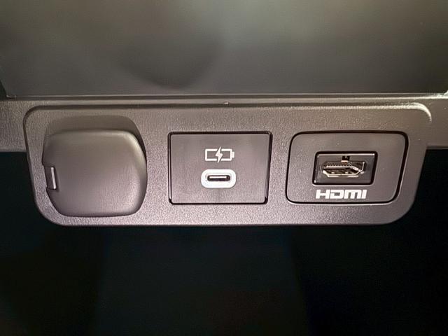 アルファード Ｚ　左右独立ムーンルーフ　ユニバーサルステップ　前席シートＨ＆ベンチレーション　両側Ｐスライド　革シート　ＨＵＤ　ＴＳＳ　ＢＳＭ　デジタルインナーＭ　後席電動ロールサンシェード　純正１４インチフルセグナビ（33枚目）