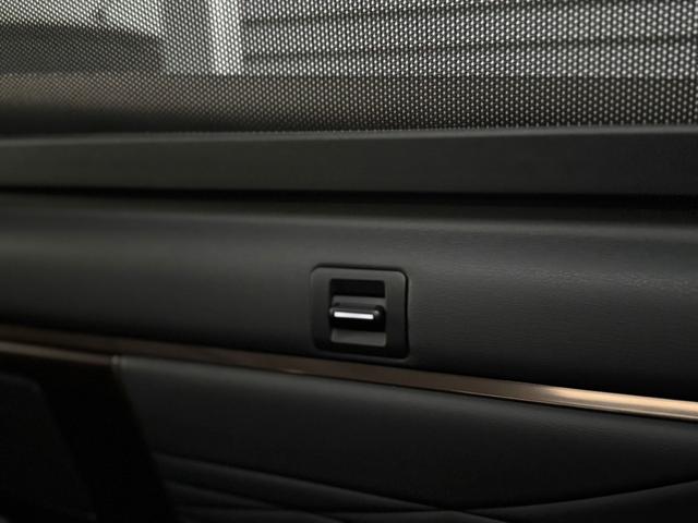 アルファード Ｚ　左右独立ムーンルーフ　ユニバーサルステップ　前席シートＨ＆ベンチレーション　両側Ｐスライド　革シート　ＨＵＤ　ＴＳＳ　ＢＳＭ　デジタルインナーＭ　後席電動ロールサンシェード　純正１４インチフルセグナビ（40枚目）