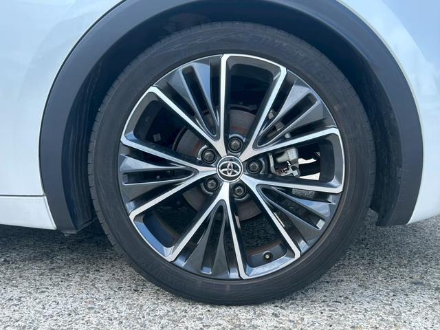 プリウス G 純正8型ディスプレイ 雹害 ナビ トヨタセーフティセンス レーダークルーズコントロール バックカメラ クリアランスソナー シートヒーター BSM PKSB ETC 純正19インチアルミホイール LED(9枚目)