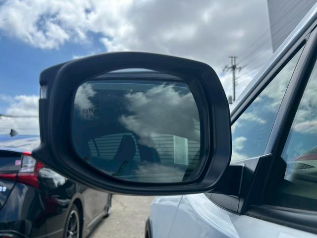 プリウス G 純正8型ディスプレイ 雹害 ナビ トヨタセーフティセンス レーダークルーズコントロール バックカメラ クリアランスソナー シートヒーター BSM PKSB ETC 純正19インチアルミホイール LED(15枚目)