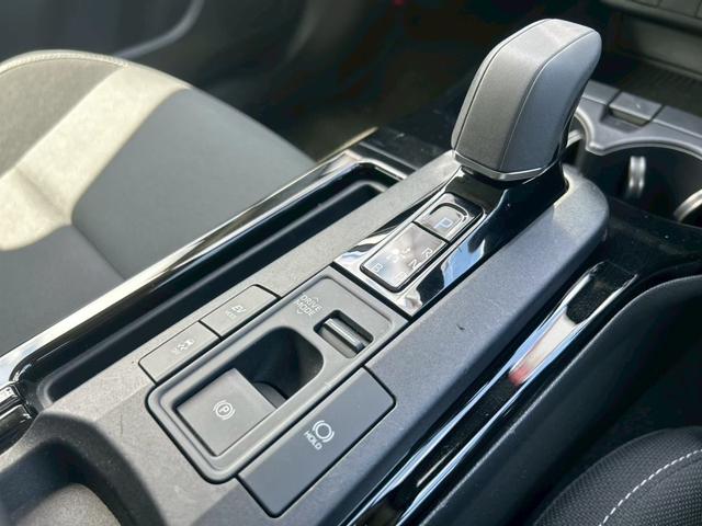 プリウス G 純正8型ディスプレイ 雹害 ナビ トヨタセーフティセンス レーダークルーズコントロール バックカメラ クリアランスソナー シートヒーター BSM PKSB ETC 純正19インチアルミホイール LED(39枚目)