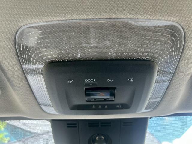 プリウス G 純正8型ディスプレイ 雹害 ナビ トヨタセーフティセンス レーダークルーズコントロール バックカメラ クリアランスソナー シートヒーター BSM PKSB ETC 純正19インチアルミホイール LED(41枚目)