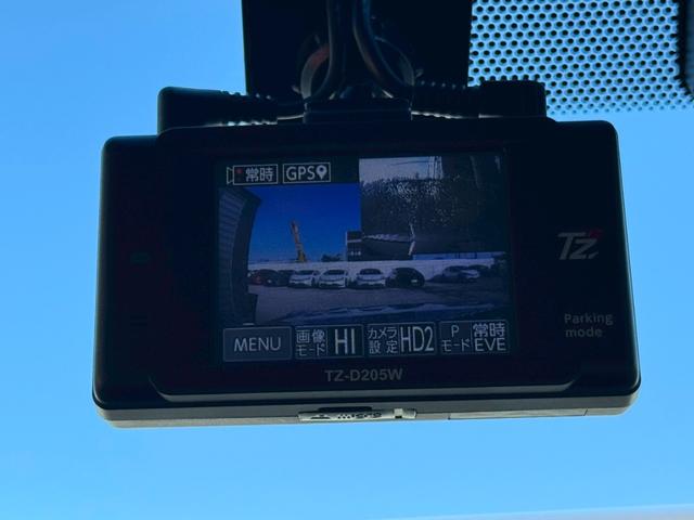 クラウンハイブリッド アスリートＳ　ブラックスタイル　革シート　純正フルセグナビ　前席シートＨ＆ベンチレーション　前席Ｐシート　前後ドラレコ　Ｂカメラ　ＨＩＤヘッドライト＆フォグ　ビルトインＥＴＣ　Ｂｌｕｅｔｏｏｔｈ接続　純正１８インチＡＷ　Ｃソナー（16枚目）