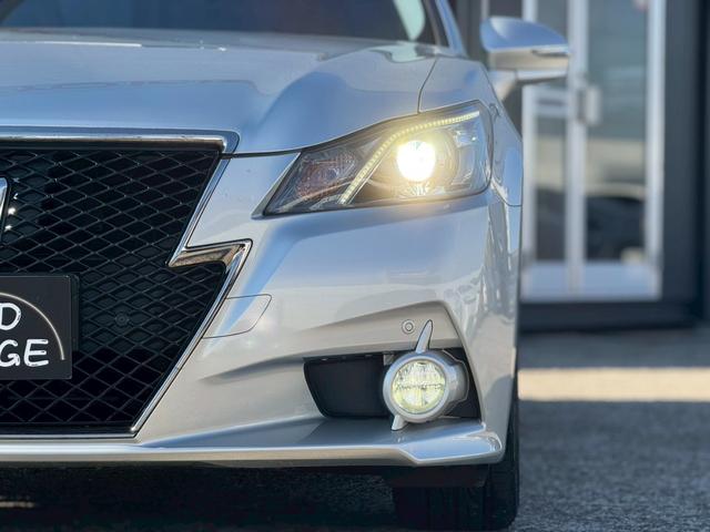 クラウンハイブリッド アスリートＳ　ブラックスタイル　革シート　純正フルセグナビ　前席シートＨ＆ベンチレーション　前席Ｐシート　前後ドラレコ　Ｂカメラ　ＨＩＤヘッドライト＆フォグ　ビルトインＥＴＣ　Ｂｌｕｅｔｏｏｔｈ接続　純正１８インチＡＷ　Ｃソナー（22枚目）