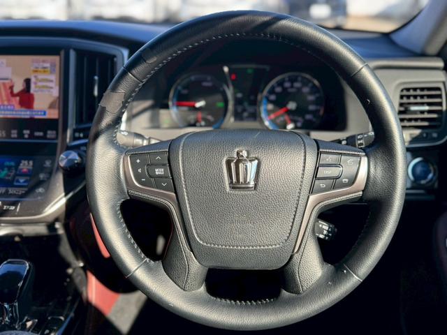 クラウンハイブリッド アスリートＳ　ブラックスタイル　革シート　純正フルセグナビ　前席シートＨ＆ベンチレーション　前席Ｐシート　前後ドラレコ　Ｂカメラ　ＨＩＤヘッドライト＆フォグ　ビルトインＥＴＣ　Ｂｌｕｅｔｏｏｔｈ接続　純正１８インチＡＷ　Ｃソナー（40枚目）