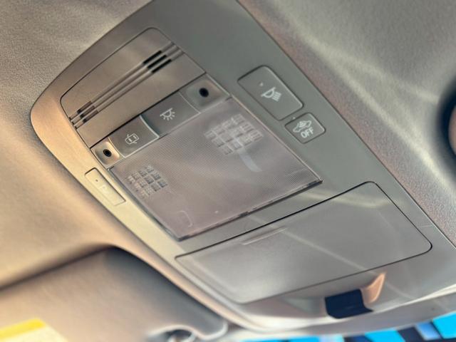 クラウンハイブリッド アスリートＳ　ブラックスタイル　革シート　純正フルセグナビ　前席シートＨ＆ベンチレーション　前席Ｐシート　前後ドラレコ　Ｂカメラ　ＨＩＤヘッドライト＆フォグ　ビルトインＥＴＣ　Ｂｌｕｅｔｏｏｔｈ接続　純正１８インチＡＷ　Ｃソナー（43枚目）