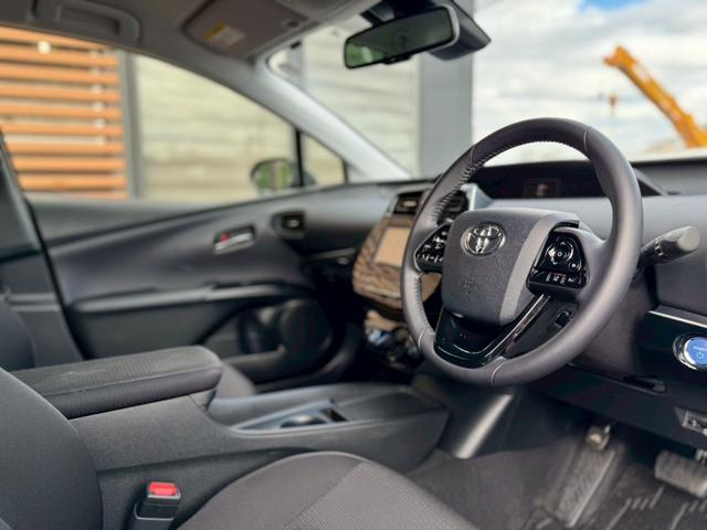 プリウス SセーフティプラスII モデリスタICONICフルエアロ LEDデイライト 純正フルセグTVナビ Bカメラ LEDヘッドライト&フォグ Cソナー BSM TSS レーダークルコン AC100V電源 ETC プッシュスタート(6枚目)