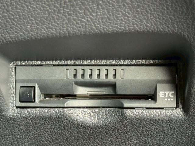 プリウス SセーフティプラスII モデリスタICONICフルエアロ LEDデイライト 純正フルセグTVナビ Bカメラ LEDヘッドライト&フォグ Cソナー BSM TSS レーダークルコン AC100V電源 ETC プッシュスタート(13枚目)