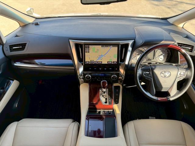 ヴェルファイア ３．５Ｖ　Ｌ　純正ナビ　白革シート　シートＨ　ステアリングＨ　Ｂカメラ　　パワーバックドア　純正１７インチＡＷ　ＬＥＤヘッドライト＆フォグ　フルセグＴＶ　ＢＴ　クリアランスソナー　ＥＴＣ２．０　ＰＣＳ　ＡＣ１００Ｖ（2枚目）