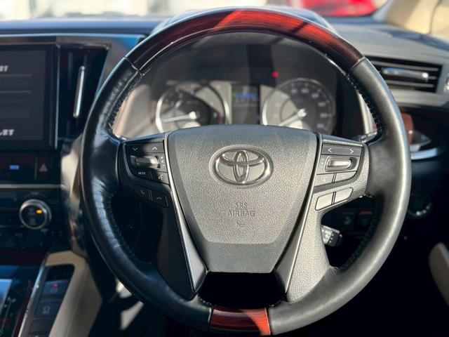 ヴェルファイア ３．５Ｖ　Ｌ　純正ナビ　白革シート　シートＨ　ステアリングＨ　Ｂカメラ　　パワーバックドア　純正１７インチＡＷ　ＬＥＤヘッドライト＆フォグ　フルセグＴＶ　ＢＴ　クリアランスソナー　ＥＴＣ２．０　ＰＣＳ　ＡＣ１００Ｖ（13枚目）