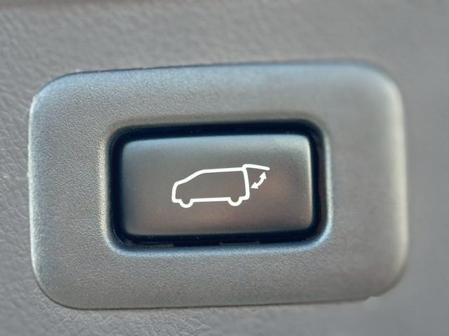 ヴェルファイア ３．５Ｖ　Ｌ　純正ナビ　白革シート　シートＨ　ステアリングＨ　Ｂカメラ　　パワーバックドア　純正１７インチＡＷ　ＬＥＤヘッドライト＆フォグ　フルセグＴＶ　ＢＴ　クリアランスソナー　ＥＴＣ２．０　ＰＣＳ　ＡＣ１００Ｖ（19枚目）