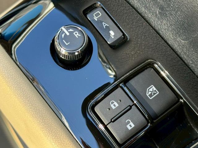 ヴェルファイア ３．５Ｖ　Ｌ　純正ナビ　白革シート　シートＨ　ステアリングＨ　Ｂカメラ　　パワーバックドア　純正１７インチＡＷ　ＬＥＤヘッドライト＆フォグ　フルセグＴＶ　ＢＴ　クリアランスソナー　ＥＴＣ２．０　ＰＣＳ　ＡＣ１００Ｖ（27枚目）