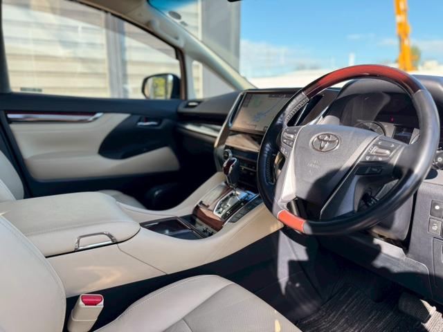 ヴェルファイア ３．５Ｖ　Ｌ　純正ナビ　白革シート　シートＨ　ステアリングＨ　Ｂカメラ　　パワーバックドア　純正１７インチＡＷ　ＬＥＤヘッドライト＆フォグ　フルセグＴＶ　ＢＴ　クリアランスソナー　ＥＴＣ２．０　ＰＣＳ　ＡＣ１００Ｖ（39枚目）