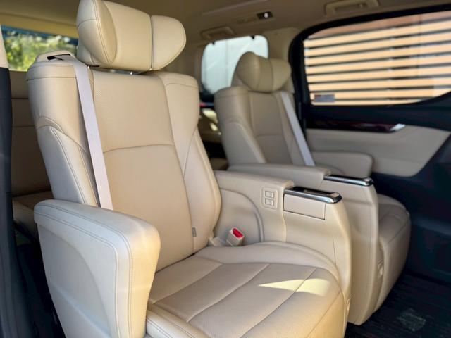 ヴェルファイア ３．５Ｖ　Ｌ　純正ナビ　白革シート　シートＨ　ステアリングＨ　Ｂカメラ　　パワーバックドア　純正１７インチＡＷ　ＬＥＤヘッドライト＆フォグ　フルセグＴＶ　ＢＴ　クリアランスソナー　ＥＴＣ２．０　ＰＣＳ　ＡＣ１００Ｖ（42枚目）