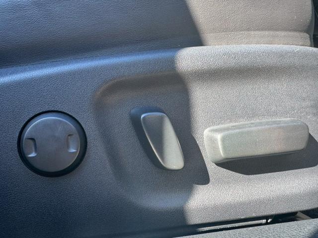 クラウンハイブリッド アスリートS ブラックスタイル サンルーフ シートヒーター&シートV Pシート フルセグTV 純正18インチアルミホイール ドラレコ 純正ナビ Bカメラ Bluetooth接続 USB接続 ビルトインETC イージークローザー(23枚目)