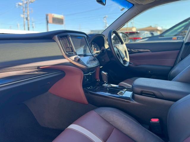 クラウンハイブリッド アスリートS ブラックスタイル サンルーフ シートヒーター&シートV Pシート フルセグTV 純正18インチアルミホイール ドラレコ 純正ナビ Bカメラ Bluetooth接続 USB接続 ビルトインETC イージークローザー(34枚目)