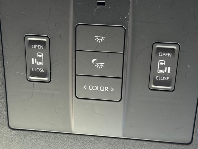 アルファードハイブリッド Ｚ　黒革シート　デジタルインナーミラー　パノラミックビュー　モニター　ＴＶキャンセラー　ステアリングＨ　シートＨ＆Ｖ　Ｐバックドア　純正１８インチＡＷ　ＥＴＣ２．０　ＢＳＭ　ＨＵＤ　ＲＣＴＡ　ＨＤＭＩ（17枚目）