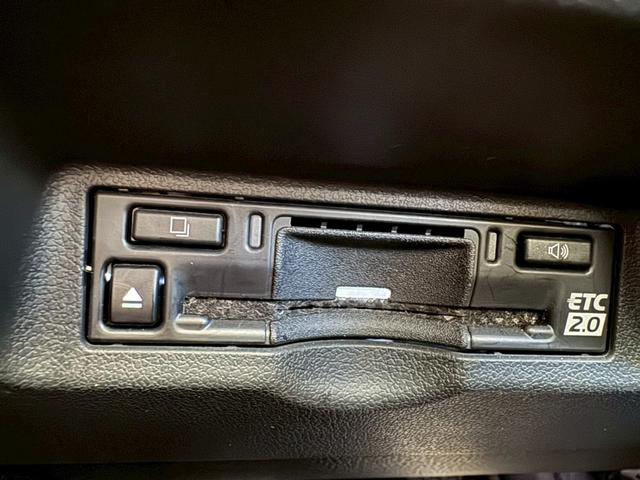 アルファードハイブリッド Ｚ　黒革シート　デジタルインナーミラー　パノラミックビュー　モニター　ＴＶキャンセラー　ステアリングＨ　シートＨ＆Ｖ　Ｐバックドア　純正１８インチＡＷ　ＥＴＣ２．０　ＢＳＭ　ＨＵＤ　ＲＣＴＡ　ＨＤＭＩ（32枚目）