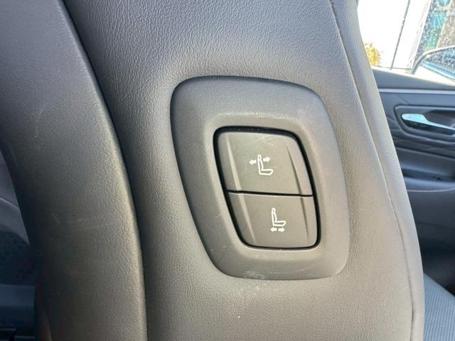 アルファードハイブリッド Ｚ　黒革シート　デジタルインナーミラー　パノラミックビュー　モニター　ＴＶキャンセラー　ステアリングＨ　シートＨ＆Ｖ　Ｐバックドア　純正１８インチＡＷ　ＥＴＣ２．０　ＢＳＭ　ＨＵＤ　ＲＣＴＡ　ＨＤＭＩ（54枚目）