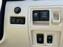 ＩＳ２５０Ｃ　バージョンＬ　電動開閉式メタルトップ　白本革シート　シートヒーター＆ベンチレーション　純正１８インチＡＷ　メモリーパワーシート　Ｂｌｕｅｔｏｏｔｈ接続　クルコン　ＥＴＣ　パドルシフト　純正ナビ　バックカメラ（22枚目）