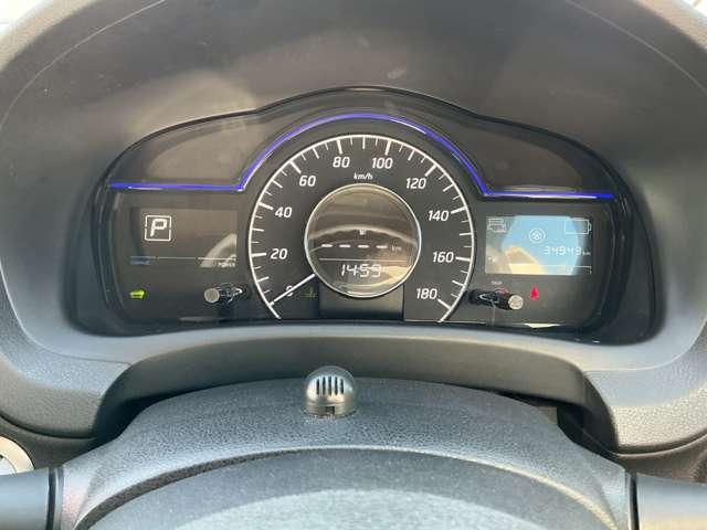 ノート １．２　ｅ－ＰＯＷＥＲ　Ｘ　Ｖセレクション　純正ナビ＆３６０度カメラ　運転席助手席エアバック　エアバッグ　衝突被害軽減装置　イモビライザー　パワーウインドウ　レーンアシスト　アルミホイール　フルオートエアコン　Ｂカメラ　アイドリングストップ　メモリーナビ　ＡＢＳ（6枚目）