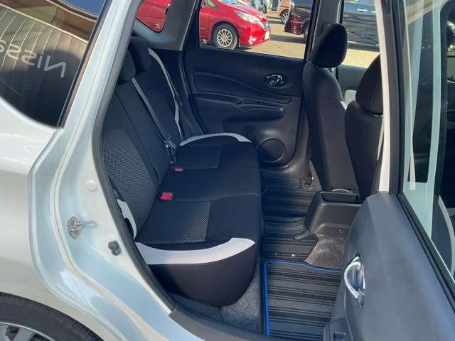 ノート １．２　ｅ－ＰＯＷＥＲ　Ｘ　Ｖセレクション　純正ナビ＆３６０度カメラ　運転席助手席エアバック　エアバッグ　衝突被害軽減装置　イモビライザー　パワーウインドウ　レーンアシスト　アルミホイール　フルオートエアコン　Ｂカメラ　アイドリングストップ　メモリーナビ　ＡＢＳ（14枚目）