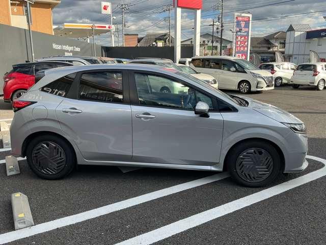 ノート １．２　Ｘ　純正ナビ＆バックカメラ　リアカメラ　衝突被害軽減ブレ－キ　レーンアシスト　アイドリングストップ　盗難防止システム　ワンセグＴＶ　ＴＶナビ　サイドカーテンエアバック　メモリーナビ　パワーウィンドウ　オートエアコン　キーレス（3枚目）