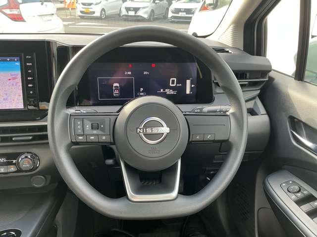 ノート １．２　Ｘ　純正ナビ＆バックカメラ　リアカメラ　衝突被害軽減ブレ－キ　レーンアシスト　アイドリングストップ　盗難防止システム　ワンセグＴＶ　ＴＶナビ　サイドカーテンエアバック　メモリーナビ　パワーウィンドウ　オートエアコン　キーレス（5枚目）