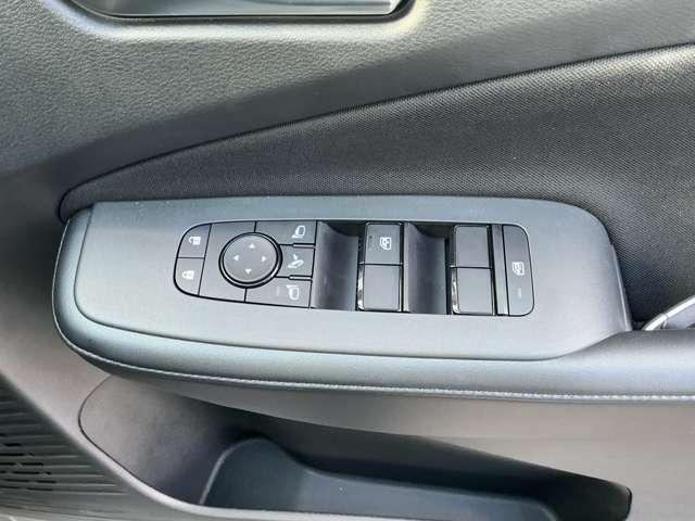 ノート １．２　Ｘ　純正ナビ＆バックカメラ　リアカメラ　衝突被害軽減ブレ－キ　レーンアシスト　アイドリングストップ　盗難防止システム　ワンセグＴＶ　ＴＶナビ　サイドカーテンエアバック　メモリーナビ　パワーウィンドウ　オートエアコン　キーレス（10枚目）