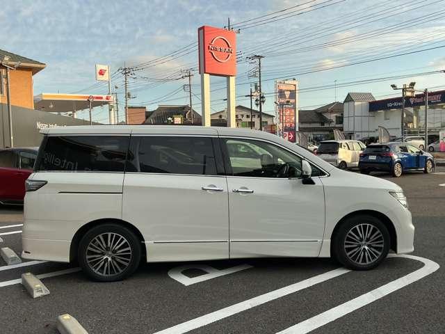 エルグランド 2.5 250ハイウェイスターS 純正ナビ&後席モニター&バックカメラ アルミホイル ドライブレコーダ クルコン Bカメラ サイドカーテンエアバック 盗難防止 メモリーナビ ETC エアコン ナビTV 寒冷地仕様 ABS パワステ エアバッグ パワーウインドウ キーレス(4枚目)