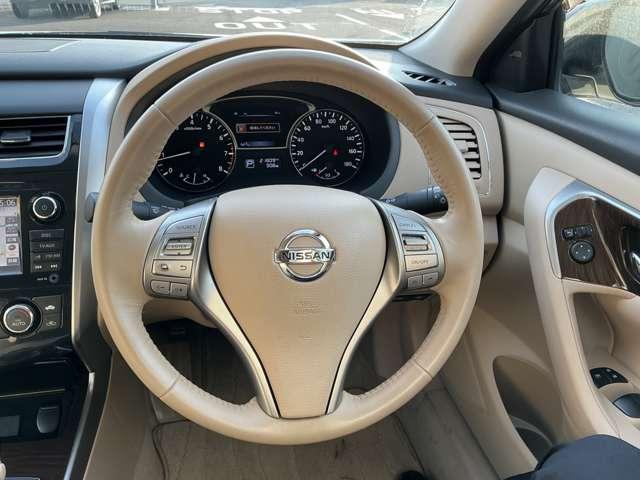 ティアナ 2.5 XL 純正ナビ&360度カメラ&電動シート イモビライザー 寒冷地仕様 アラウンドビュ-モニタ- スマキー LDW カーテンエアバック AAC パワーウインドウ ETC Bカメラ アルミホイール キーレス メモリーナビ ワンセグTV ABS(6枚目)