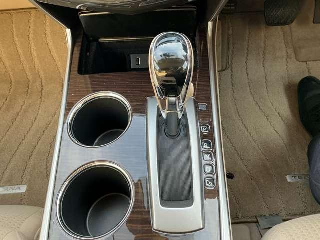 ティアナ 2.5 XL 純正ナビ&360度カメラ&電動シート イモビライザー 寒冷地仕様 アラウンドビュ-モニタ- スマキー LDW カーテンエアバック AAC パワーウインドウ ETC Bカメラ アルミホイール キーレス メモリーナビ ワンセグTV ABS(16枚目)