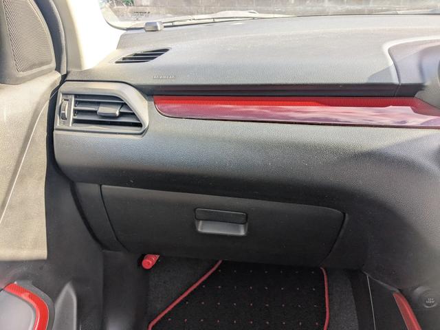 スイフトスポーツ ベースグレード 6速MT・衝突被害軽減ブレーキ・障害物ソナー・ナビ・フルセグ・DVD・Bluetooth・LEDヘッドライト・純正アルミホイール(26枚目)