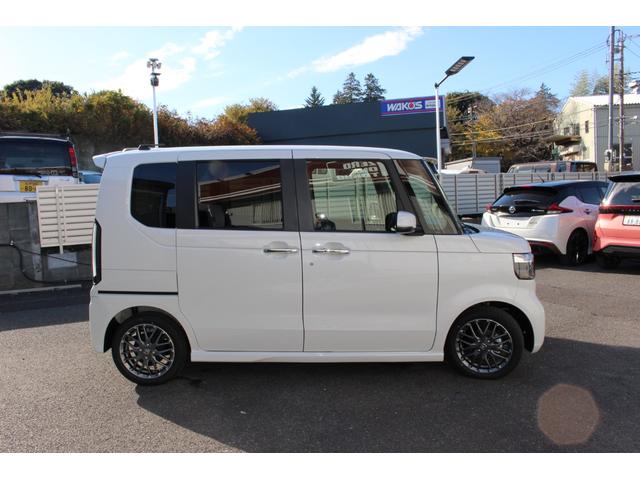 Ｎ－ＢＯＸカスタム ターボ　両側電動スライドドア　クリアランスソナー　オートクルーズコントロール　レーンアシスト　衝突被害軽減システム　オートライト　ＬＥＤヘッドランプ　スマートキー　アイドリングストップ　電動格納ミラー（4枚目）