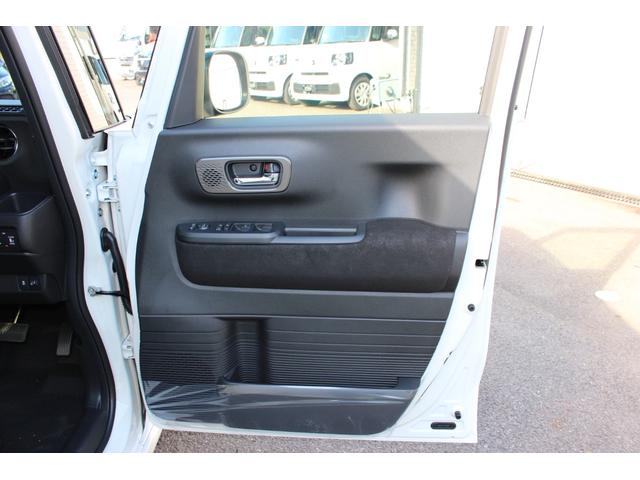 Ｎ－ＢＯＸカスタム ターボ　両側電動スライドドア　クリアランスソナー　オートクルーズコントロール　レーンアシスト　衝突被害軽減システム　オートライト　ＬＥＤヘッドランプ　スマートキー　アイドリングストップ　電動格納ミラー（10枚目）