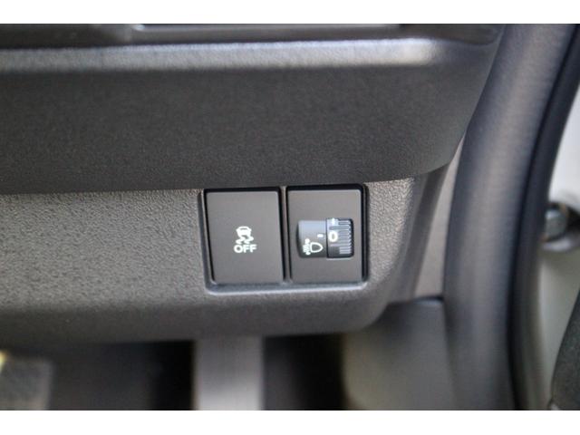 Ｎ－ＢＯＸカスタム ターボ　両側電動スライドドア　クリアランスソナー　オートクルーズコントロール　レーンアシスト　衝突被害軽減システム　オートライト　ＬＥＤヘッドランプ　スマートキー　アイドリングストップ　電動格納ミラー（17枚目）