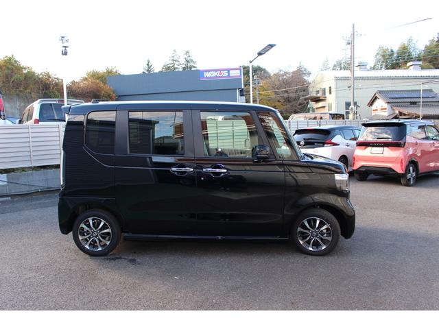 Ｎ－ＢＯＸカスタム ベースグレード　両側電動スライドドア　クリアランスソナー　オートクルーズコントロール　レーンアシスト　衝突被害軽減システム　オートライト　ＬＥＤヘッドランプ　スマートキー　アイドリングストップ　電動格納ミラー（4枚目）