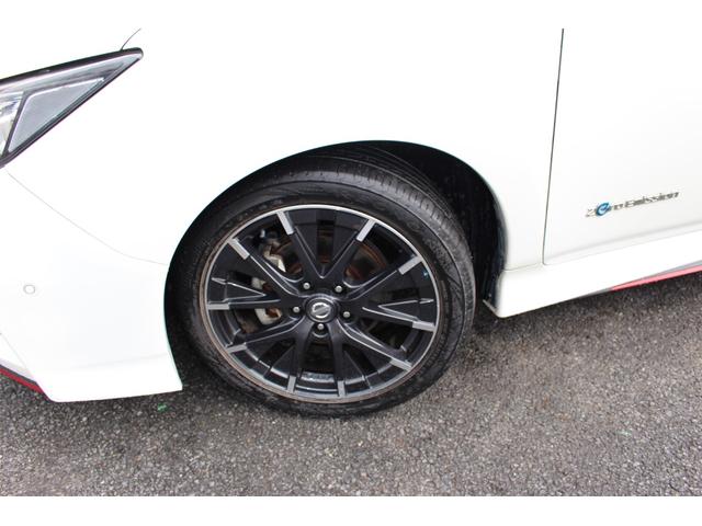 リーフ ニスモ　ＥＴＣ　全周囲カメラ　ナビ　ＴＶ　クリアランスソナー　オートクルーズコントロール　自動駐車システム　衝突被害軽減システム　ＬＥＤヘッドランプ　スマートキー　電動格納ミラー　シートヒーター　ＣＶＴ（9枚目）