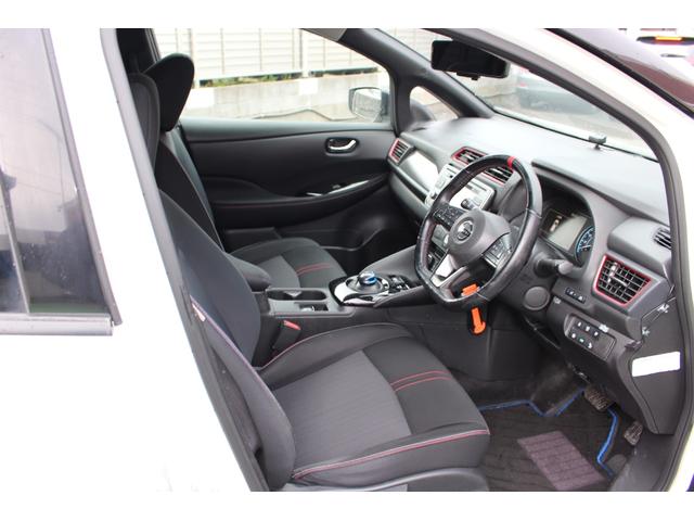 リーフ ニスモ　ＥＴＣ　全周囲カメラ　ナビ　ＴＶ　クリアランスソナー　オートクルーズコントロール　自動駐車システム　衝突被害軽減システム　ＬＥＤヘッドランプ　スマートキー　電動格納ミラー　シートヒーター　ＣＶＴ（11枚目）