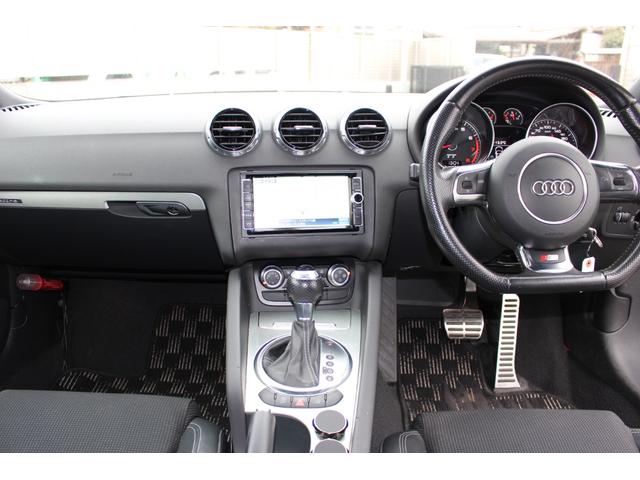 ＴＴクーペ ２．０ＴＦＳＩ　クワトロ　Ｓラインパッケージ　４ＷＤ　バックカメラ　ナビ　ＴＶ　ＡＴ　オートライト　ＨＩＤ　キーレスエントリー　電動格納ミラー　アルミホイール　パワーシート　盗難防止システム　ＡＢＳ　ＥＳＣ　ＣＤ　ＤＶＤ再生　ＵＳＢ（13枚目）