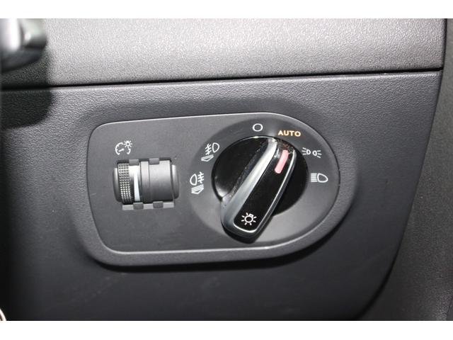 ＴＴクーペ ２．０ＴＦＳＩ　クワトロ　Ｓラインパッケージ　４ＷＤ　バックカメラ　ナビ　ＴＶ　ＡＴ　オートライト　ＨＩＤ　キーレスエントリー　電動格納ミラー　アルミホイール　パワーシート　盗難防止システム　ＡＢＳ　ＥＳＣ　ＣＤ　ＤＶＤ再生　ＵＳＢ（18枚目）