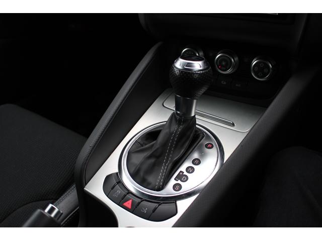 ＴＴクーペ ２．０ＴＦＳＩ　クワトロ　Ｓラインパッケージ　４ＷＤ　バックカメラ　ナビ　ＴＶ　ＡＴ　オートライト　ＨＩＤ　キーレスエントリー　電動格納ミラー　アルミホイール　パワーシート　盗難防止システム　ＡＢＳ　ＥＳＣ　ＣＤ　ＤＶＤ再生　ＵＳＢ（24枚目）