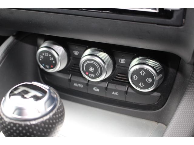 ＴＴクーペ ２．０ＴＦＳＩ　クワトロ　Ｓラインパッケージ　４ＷＤ　バックカメラ　ナビ　ＴＶ　ＡＴ　オートライト　ＨＩＤ　キーレスエントリー　電動格納ミラー　アルミホイール　パワーシート　盗難防止システム　ＡＢＳ　ＥＳＣ　ＣＤ　ＤＶＤ再生　ＵＳＢ（25枚目）