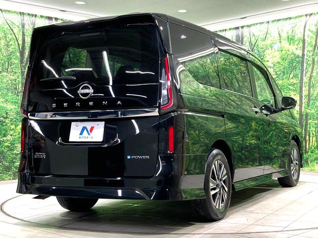 セレナ ｅ－パワー　ハイウェイスターＶ　両側電動ドア　純正１２．３型ディスプレイ　全周囲カメラ　衝突軽減　レーダークルーズ　禁煙車　コーナーセンサー　スマートキー　ＬＥＤヘッド　ＥＴＣ２．０　オートハイビーム　車線逸脱警報　オートライト（18枚目）