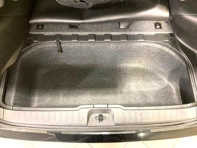 セレナ ｅ－パワー　ハイウェイスターＶ　両側電動ドア　純正１２．３型ディスプレイ　全周囲カメラ　衝突軽減　レーダークルーズ　禁煙車　コーナーセンサー　スマートキー　ＬＥＤヘッド　ＥＴＣ２．０　オートハイビーム　車線逸脱警報　オートライト（25枚目）