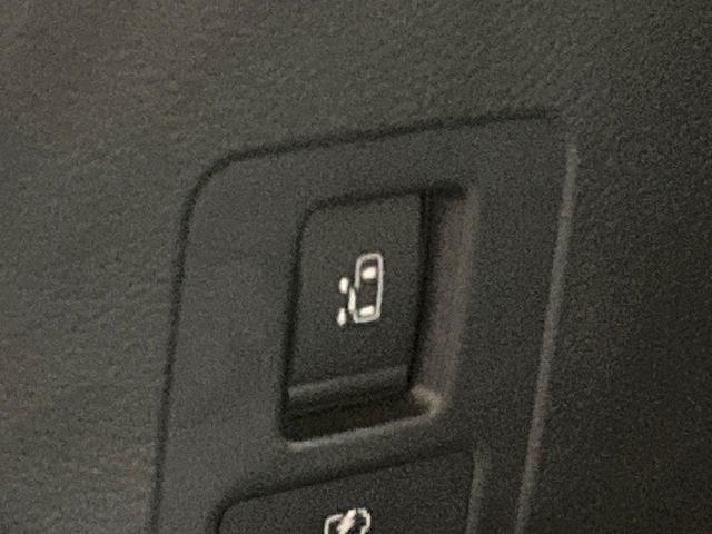 セレナ ｅ－パワー　ハイウェイスターＶ　両側電動ドア　純正１２．３型ディスプレイ　全周囲カメラ　衝突軽減　レーダークルーズ　禁煙車　コーナーセンサー　スマートキー　ＬＥＤヘッド　ＥＴＣ２．０　オートハイビーム　車線逸脱警報　オートライト（27枚目）