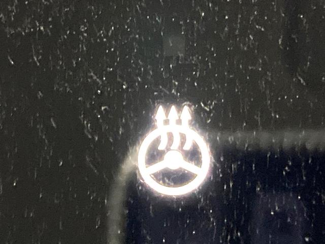 セレナ ｅ－パワー　ハイウェイスターＶ　両側電動ドア　純正１２．３型ディスプレイ　全周囲カメラ　衝突軽減　レーダークルーズ　禁煙車　コーナーセンサー　スマートキー　ＬＥＤヘッド　ＥＴＣ２．０　オートハイビーム　車線逸脱警報　オートライト（64枚目）